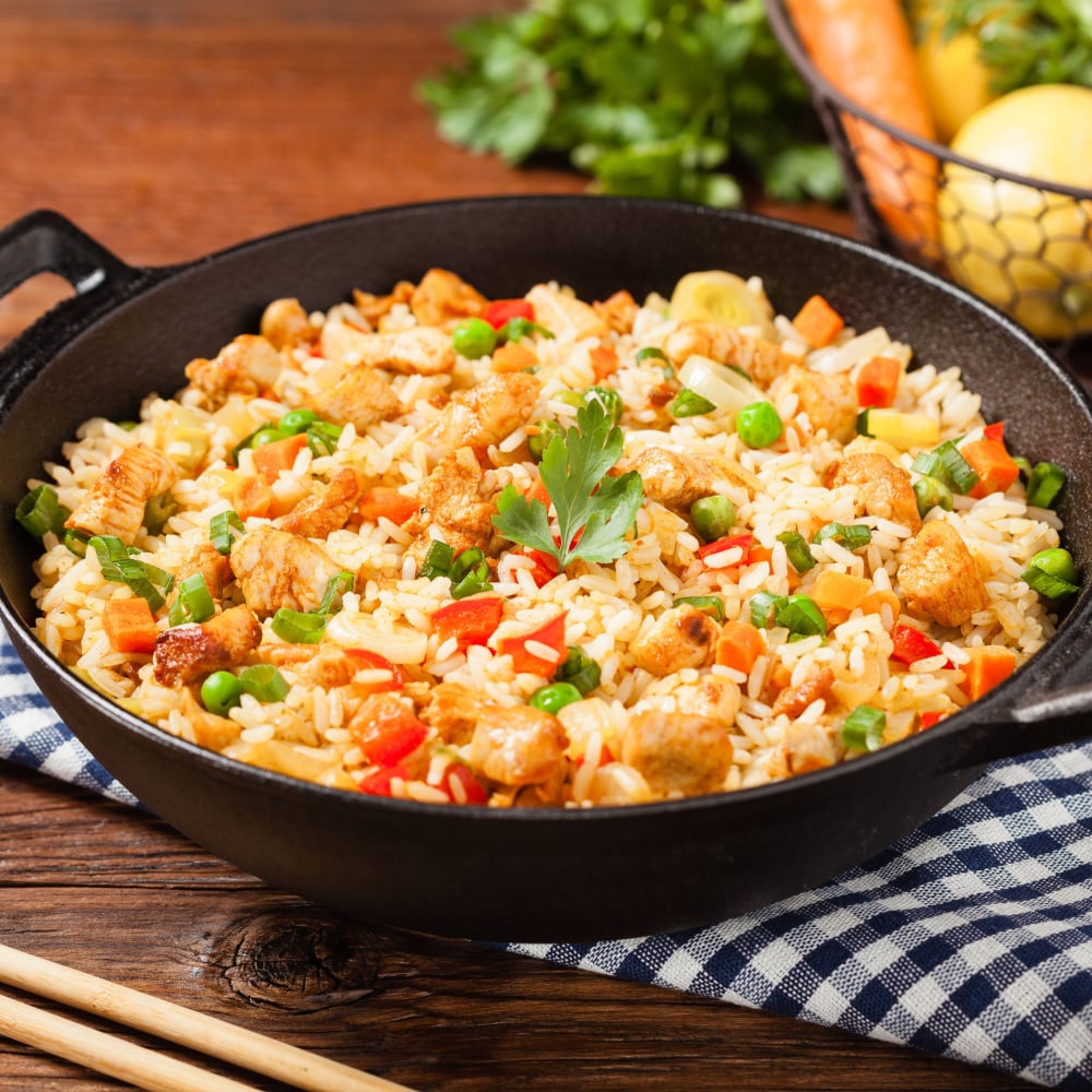 How to prepare chicken fried rice restaurant-style?