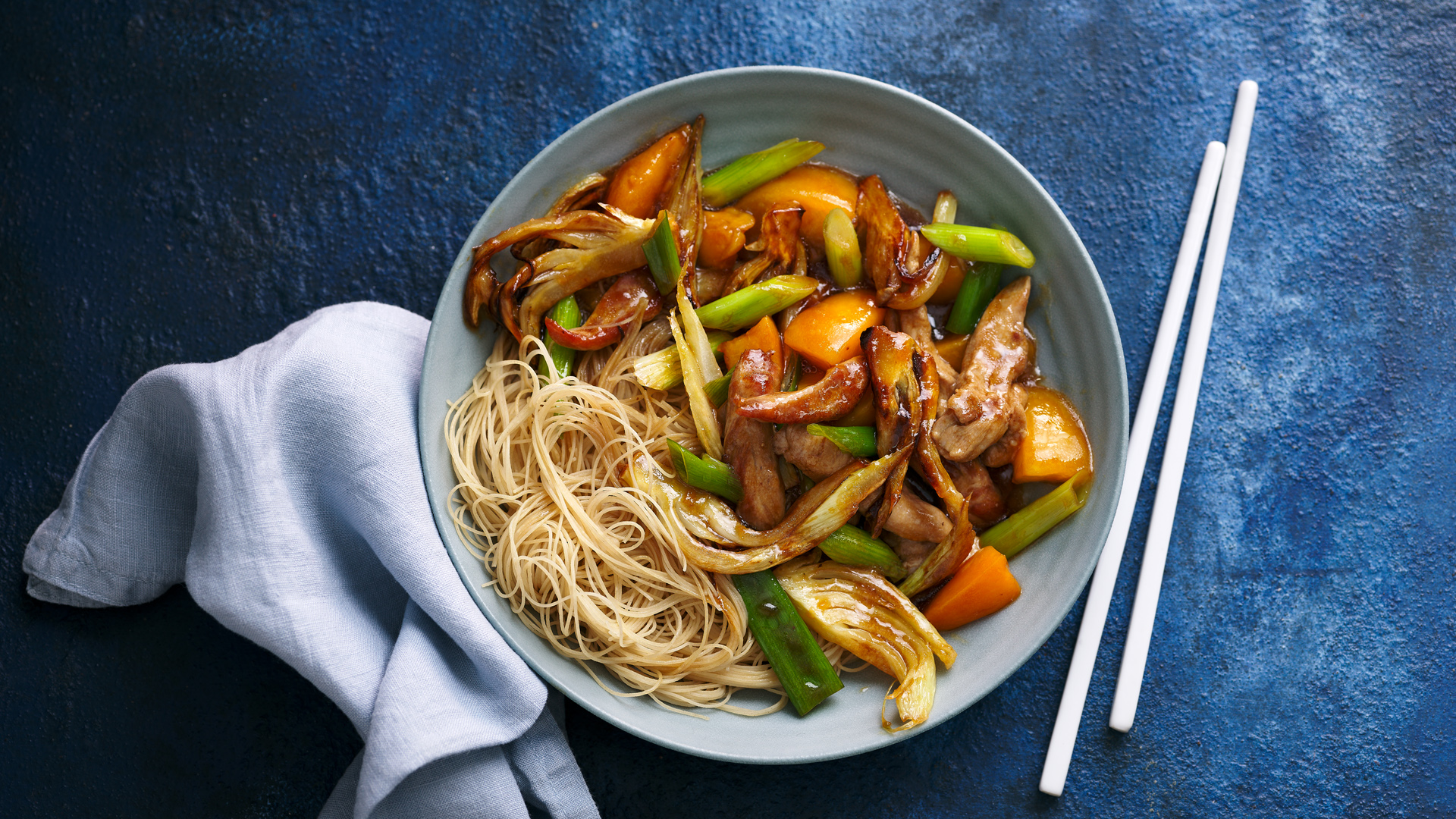Stir-fried duck with noodles