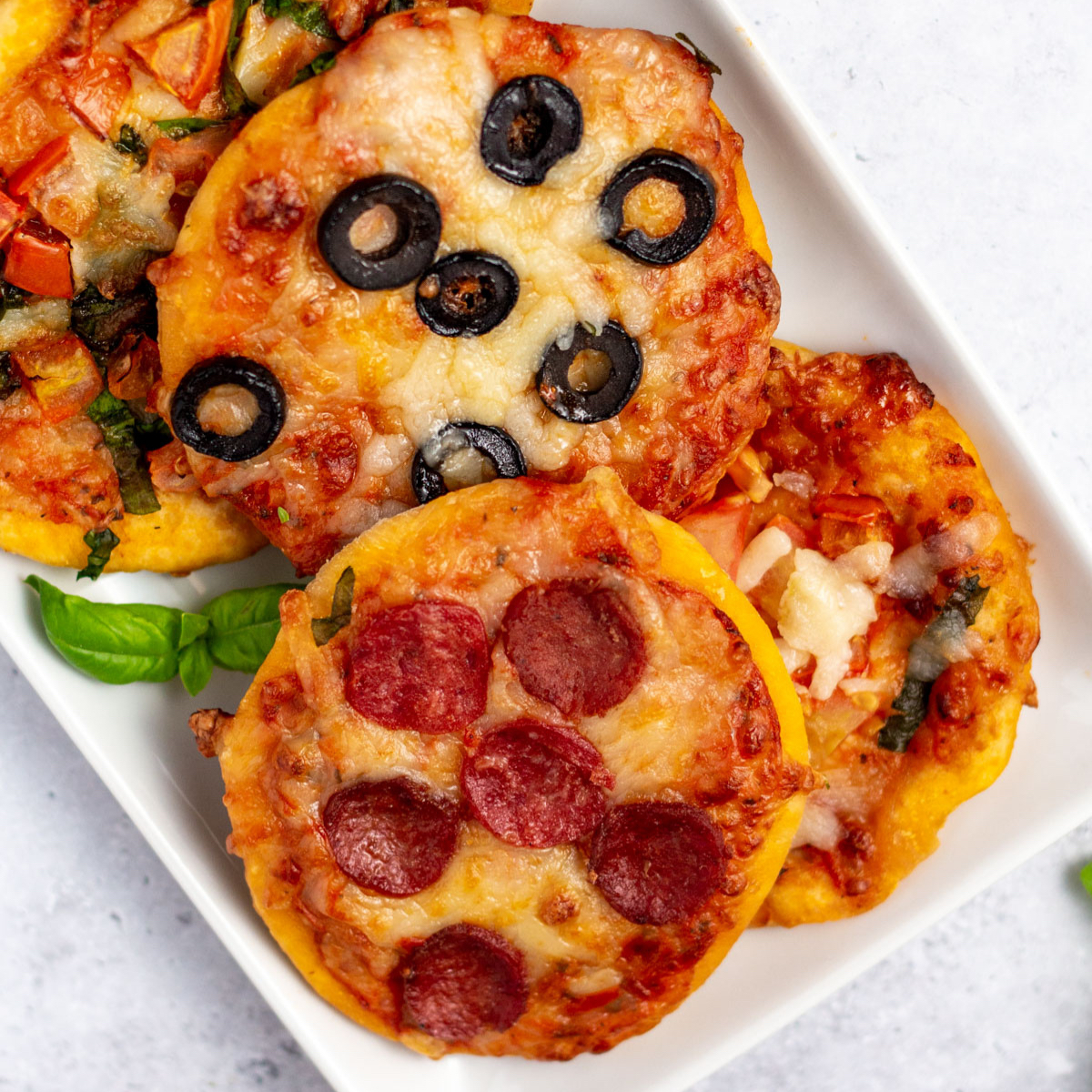 Air Fryer Mini Pizza