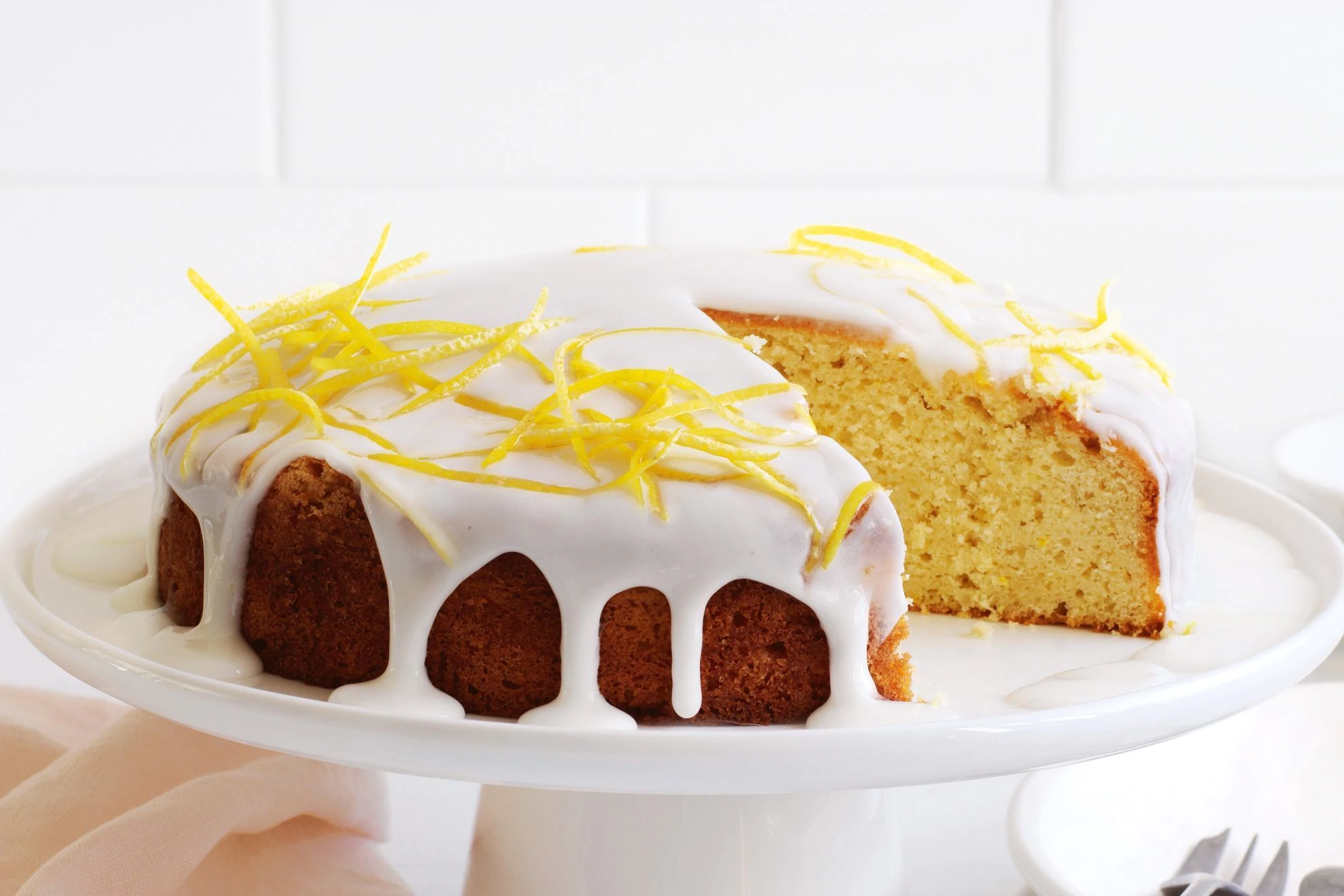 Air fryer lemon drizzle cake
